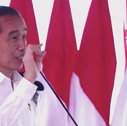 Jokowi Resmikan Terminal Bandara Kuabang Maluku Utara Rp300 M