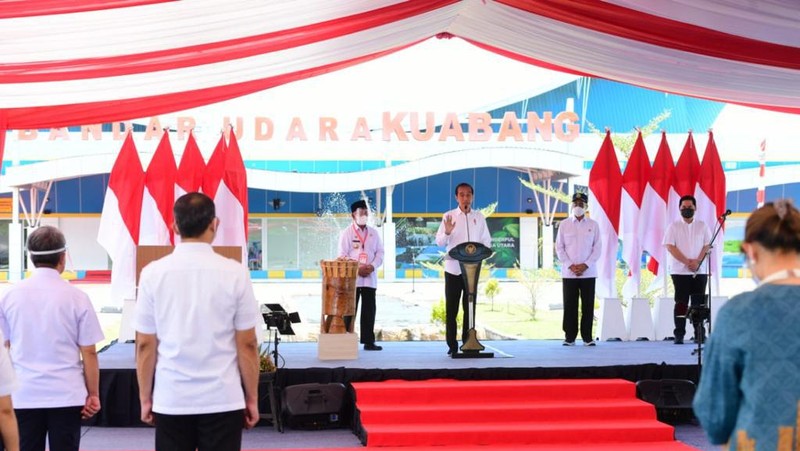 Presiden Jokowi Resmikan Terminal Bandar Udara Kuabang di Kabupaten Halmahera Utara, Provinsi Maluku Utara, 24 Maret 2021. (Foto: Muchlis Jr - Biro Pers Sekretariat Presiden)