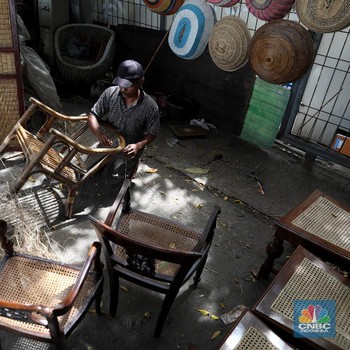Potret Usaha Pengrajin Rotan yang Terhantam Pandemi Covid-19