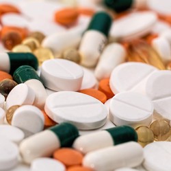 Gejala Ringan Omicron Mirip Flu, Boleh Minum Obat Warung?