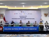 Erick Thohir Umumkan Pembentukan Holding Baterai BUMN