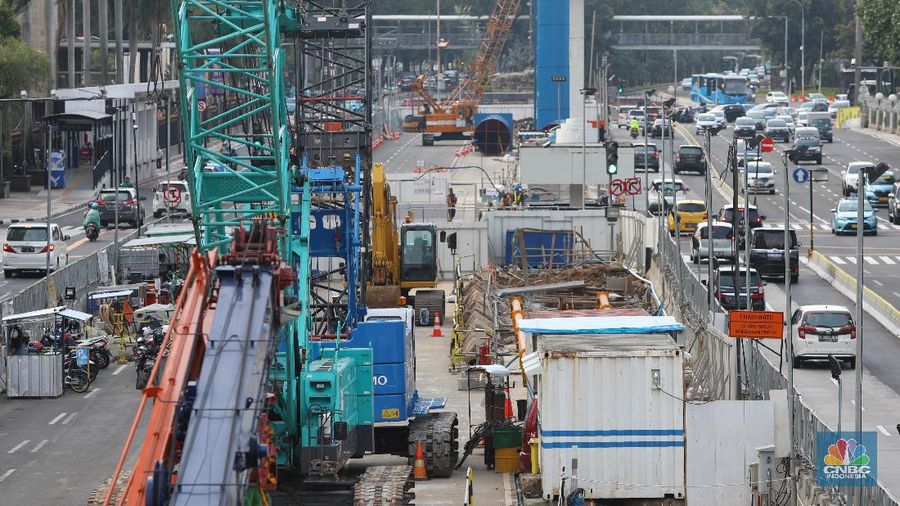 Proyek Pembangunan MRT Fase II. (CNBC Indonesia/Andrean Kristianto)