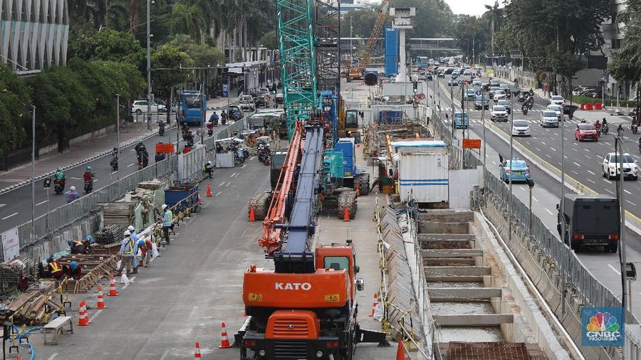 Proyek Pembangunan MRT Fase II. (CNBC Indonesia/Andrean Kristianto)