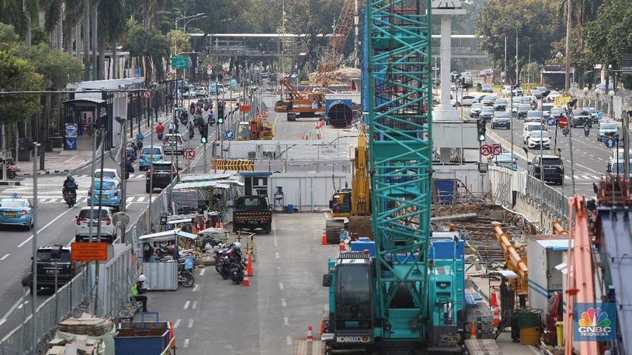 Proyek Pembangunan MRT Fase II. (CNBC Indonesia/Andrean Kristianto)