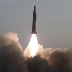 Korea Makin Ngeri, Kim Jong Un Tembak Proyektil ke Laut