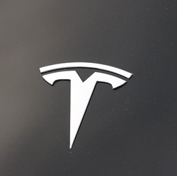 Tesla Ungkap Alasan di Balik Investasi Rp 21,8 T di Bitcoin