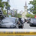 Netizen Ramai-Ramai Kutuk Pelaku Bom Katedral Makassar