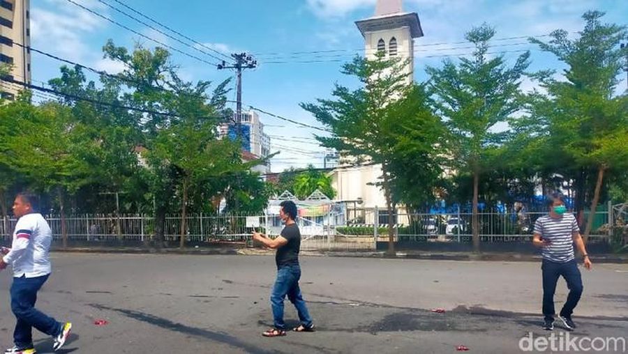 Ledakan di depan Gereja Katedral Makassar (Foto: Ibnu Munsir/detikcom)