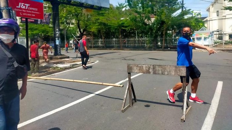 Ledakan di depan Gereja Katedral Makassar (Foto: Ibnu Munsir/detikcom)