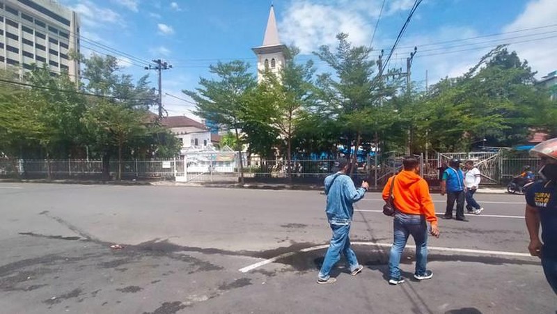 Ledakan di depan Gereja Katedral Makassar (Foto: Ibnu Munsir/detikcom)
