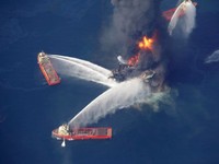 Teluk Meksiko Membara! Pipa Gas Bawah Laut Pemex Terbakar