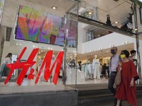 Konsumen China Boikot H&M hingga Adidas, Ini Penyebabnya!