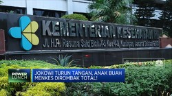 Jokowi Rombak Anak Buah Kemenkes