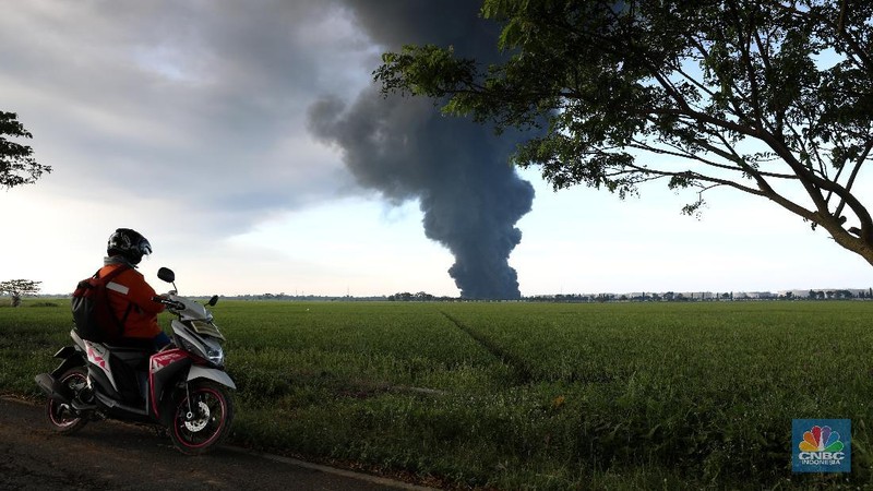 Kebakaran Kilang Minyak Balongan (CNBC Indonesia/Andrean Kristianto)