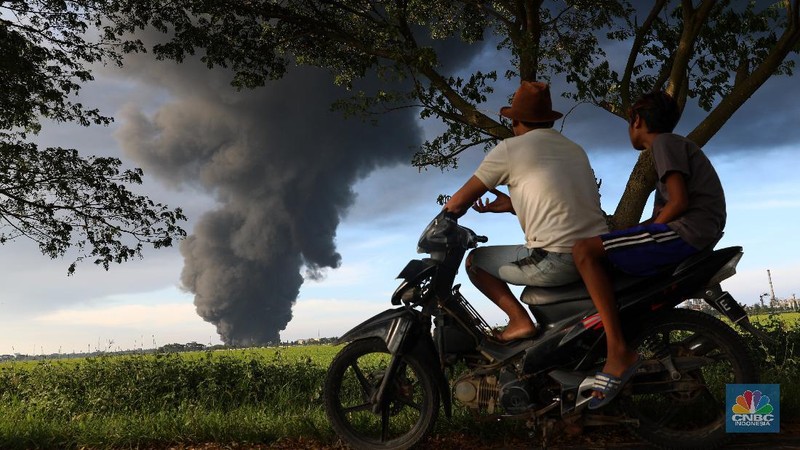 Kebakaran Kilang Minyak Balongan (CNBC Indonesia/Andrean Kristianto)