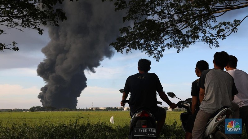 Kebakaran Kilang Minyak Balongan (CNBC Indonesia/Andrean Kristianto)