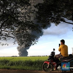 Kilang Minyak Balongan Meledak, Saham ELSA dkk Cenderung Lesu