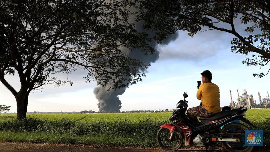 Kebakaran Kilang Minyak Balongan (CNBC Indonesia/Andrean Kristianto)