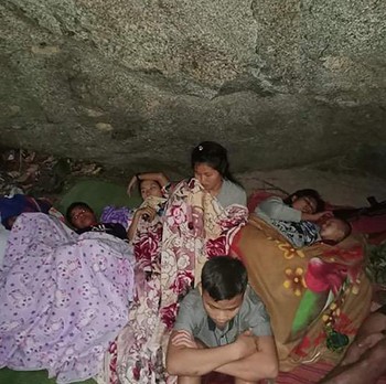 Potret Terkini Warga Myanmar: Desa Kena Bom, Kabur ke Hutan