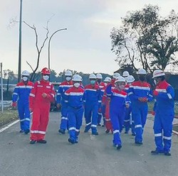 Bos Pertamina Blusukan Cek Efek Kebakaran di Kilang Balongan