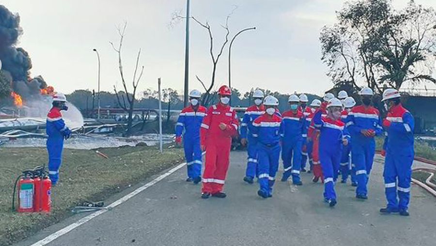 Nicke Widyawati di Kilang Balongan.