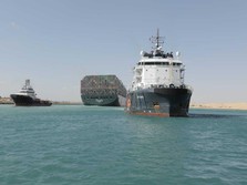 Klaim Kerugian Kapal Terjepit di Terusan Suez Sampai Rp 14 T