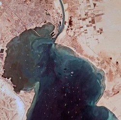 Kapal Tanker Tabrakan di Terusan Suez, Begini Kondisinya