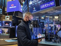 Investor Tunggu Rilis Data Pekerjaan AS, Dow Futures Melemah