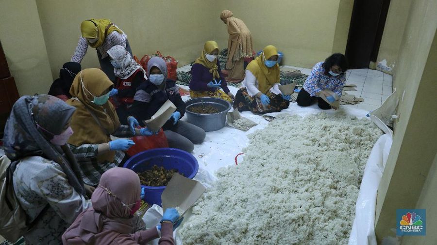 Pengungsi Korban Kebakaran Balongan Indramayu (CNBC Indonesia/Andrean Kristianto)