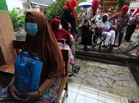 Intip Jemput Bola Vaksinasi Lansia di Sekolah Kebayoran Lama