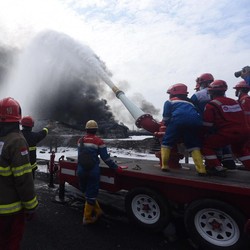 Pertamina Berhasil Padamkan 3 Tangki di Kilang Balongan