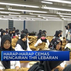 Para Pekerja Harap-harap Cemas Soal Pencairan THR Lebaran