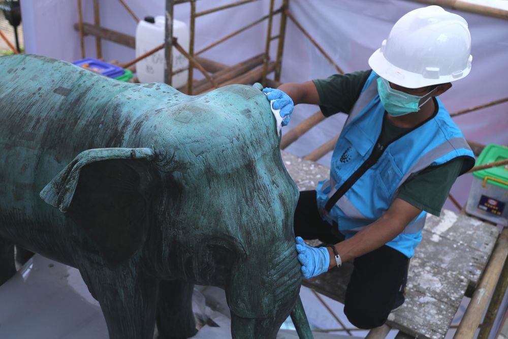 Intip Perawatan Patung  Gajah  Hadiah dari  Kerajaan Thailand 