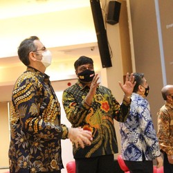 Tenggat Merger ISAT-Tri 16 Agustus, Ini Update Bos Indosat!