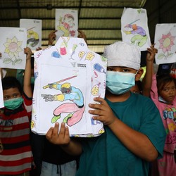 Potret Keceriaan Anak-anak Pengungsi Musibah Kilang Balongan