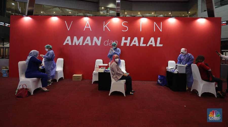 Jokowi Tinjau Vaksinasi Perbankan (Foto: Muchlis Jr - Biro Pers Sekretariat Presiden)