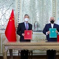 Diam-diam Menlu China & Iran Kian Mesra, Sindir Biden?
