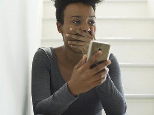 Mengapa Kita Bisa Tertawa Saat Merasa Takut? Ini Kata Sains