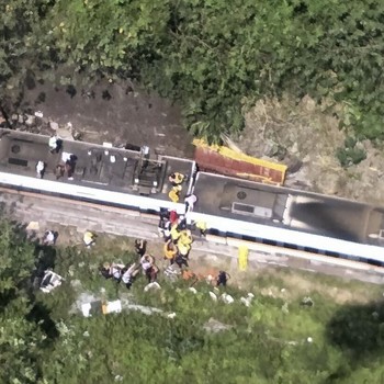Potret Kecelakaan Kereta Api Fatal di Taiwan, 41 Orang Tewas