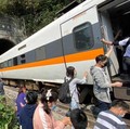Kecelakaan Kereta di Taiwan: 41 Tewas, 72 Orang Terperangkap