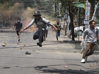 Myanmar Perang Saudara, Junta Lancarkan Serangan Udara