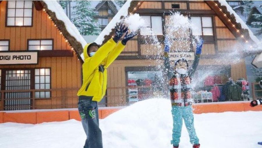 Trans Snow World