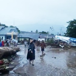 Banjir Bandang di Flores: 27 Orang Masih Hilang!