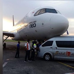 Bus Tabrak Hidung Pesawat Batik Air, Kok Bisa?