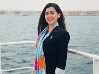 Wanita Cantik Ini Sumber Ever Given Nyangkut di Terusan Suez?