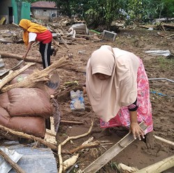 Yang Tersisa Pasca Banjir Bandang di NTT