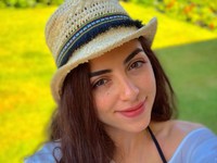 Wanita Cantik Dituding Buat Terusan Suez Macet, Ini Potretnya