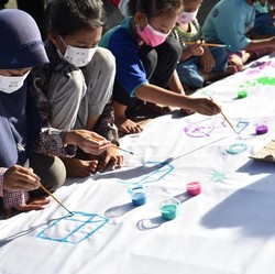 Trauma Healing, Anak-Anak di Balongan Diajak Melukis