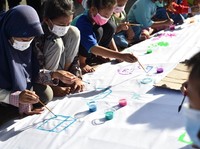 Trauma Healing, Anak-Anak di Balongan Diajak Melukis
