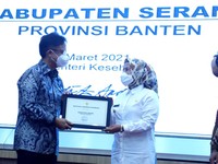 Sukses Basmi Frambusia, Bupati Serang Raih Penghargaan Menkes